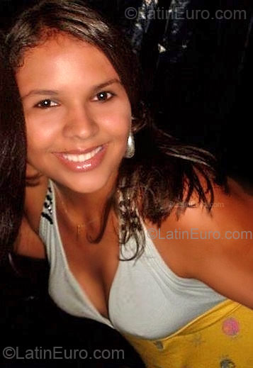 Date this delightful Brazil girl Ana Karolyne from Antonio Goncalves BR907