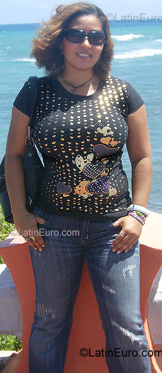 Date this voluptuous Dominican Republic girl Yoly from San Francisco de Macoris DO705