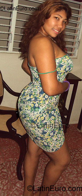 Date this delightful Dominican Republic girl Elizabeth Del Carmen from Salcedo DO723