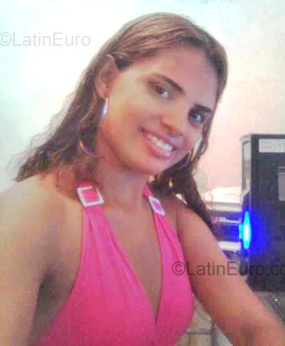 Date this happy Brazil girl Drielly Sabrina from Recife BR955