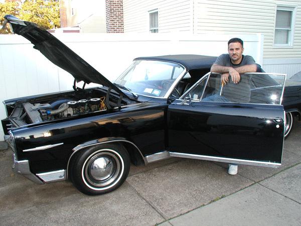 Date this voluptuous United States man Anthony from Fort Lauderdale US2096