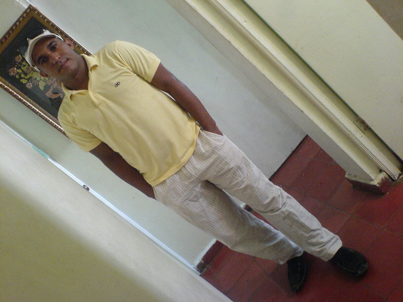 Date this foxy Dominican Republic man Oscauris from Rep Dominicana DO819