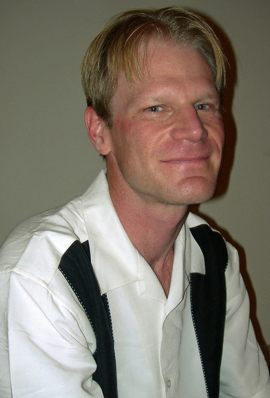 Date this nice looking United States man Fitdoc from Logan US2333