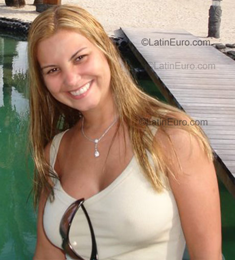 Date this beautiful Brazil girl Patricia from Rio De Janeiro BR1046