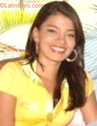 Date this hot Colombia girl Yenny Viviana from Tulua CO784