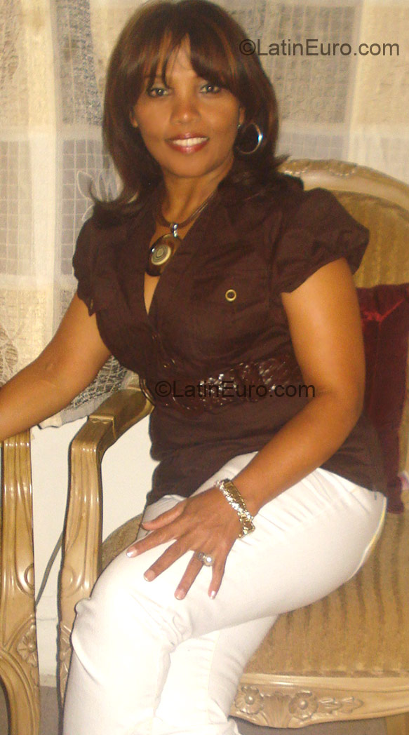 Date this georgeous Dominican Republic girl Eunice from Santo Domingo DO904