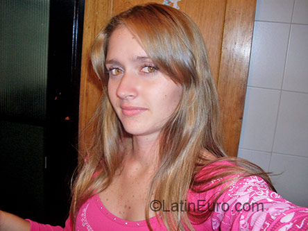 Date this sultry Colombia girl Anita Maria from Pereira CO814