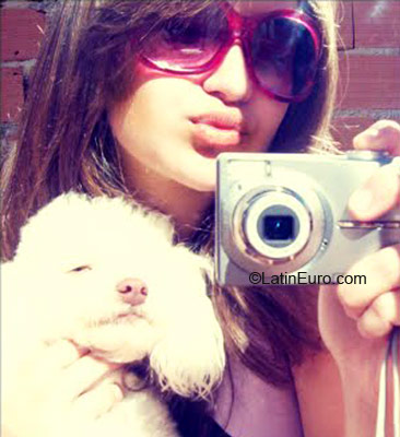 Date this delightful Brazil girl Laura from Paraiso BR1103