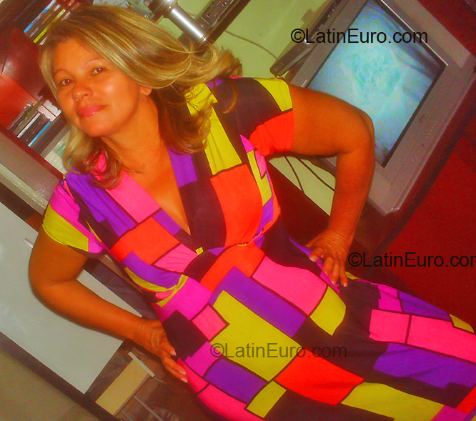 Date this delightful Brazil girl Aldemira from Brasilia BR1139
