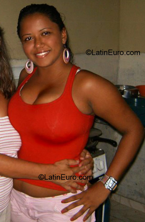 Date this nice looking Brazil girl Juliane from Belem BR1140