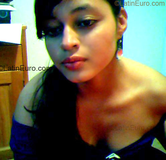 Date this cute Colombia girl Alejandra from Florencia CO858