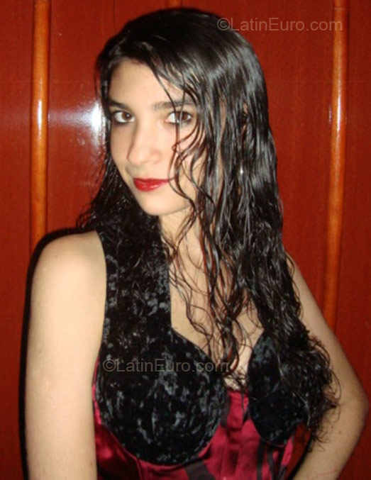 Date this hot Brazil girl Vanessa from Rio De Janeiro BR1147