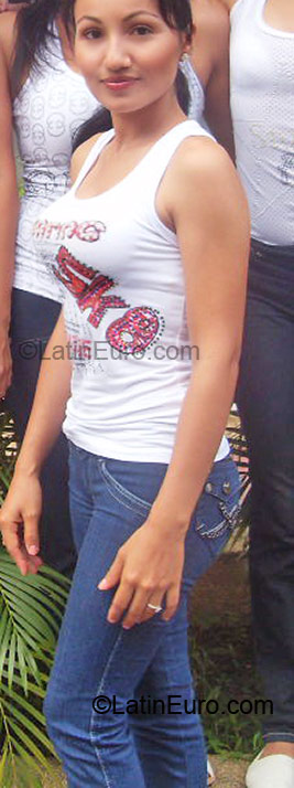 Date this happy Colombia girl Yuly from Bogota CO880
