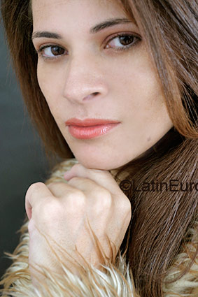 Date this young Brazil girl Surya from Belo Horizonte BR1168