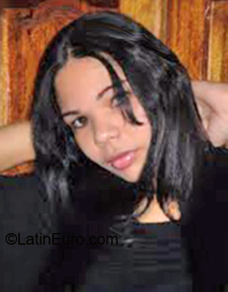 Date this good-looking Brazil girl Dany from Ulianopolis BR1174
