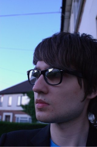 Date this charming United Kingdom man Britdrums from London GB158