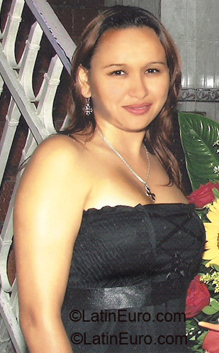 Date this beautiful Colombia girl Fernanda from Candelaria CO918