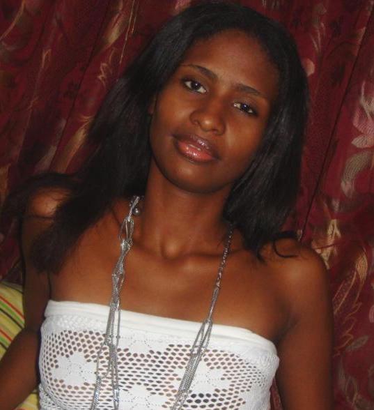 Date this athletic Colombia girl Heidy from Colombia CO985