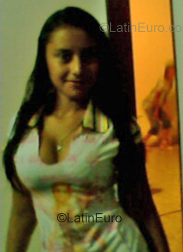Date this stunning Colombia girl Lina Marcela from Cali CO1006