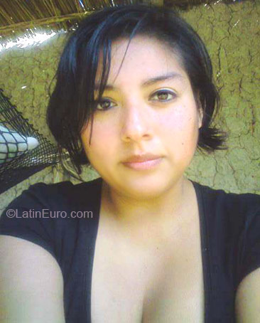 Date this good-looking Peru girl Denisse Lucero from Lima PE98