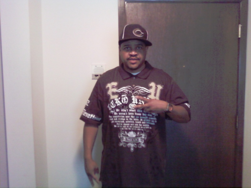 Date this nice looking United States man CLUBSWEAT from Chicago US2945