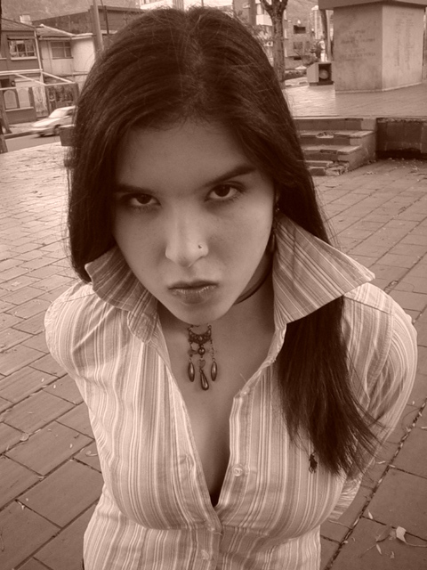 Date this attractive Colombia girl Suzana from Bogota CO1049