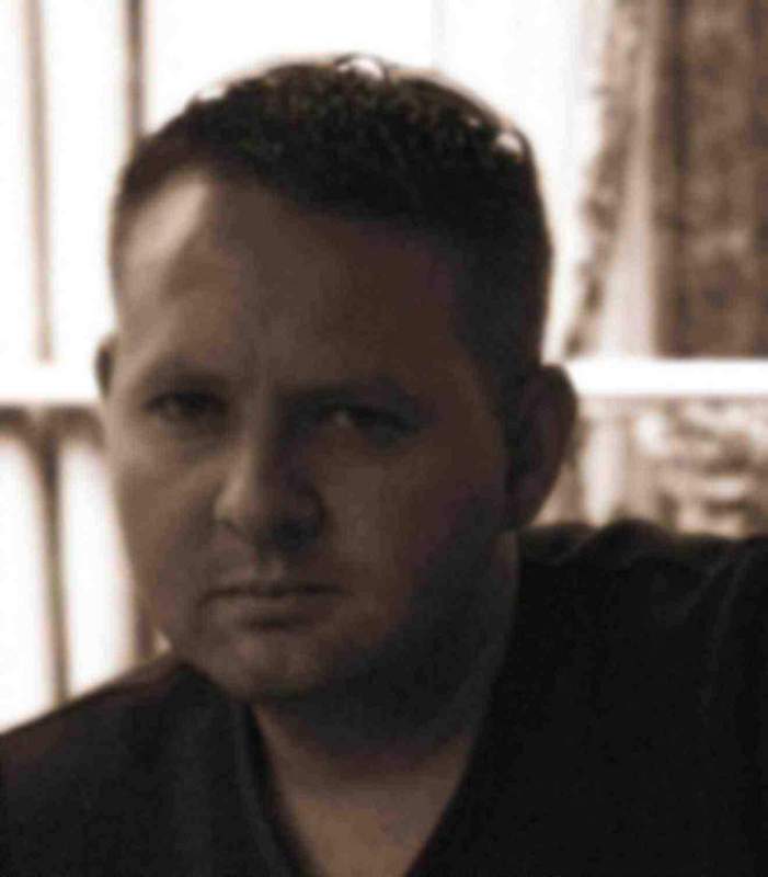 Date this beautiful United Kingdom man T from  GB172