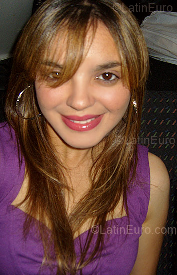 Date this athletic Brazil girl Erika from Sao Paulo BR1332