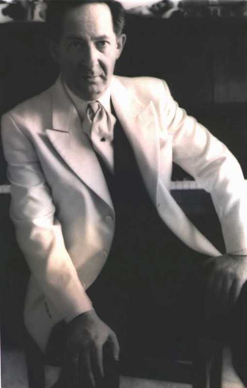 Date this happy United Kingdom man Earl from London GB175