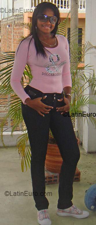 Date this foxy Colombia girl Viryi from Cali CO1096