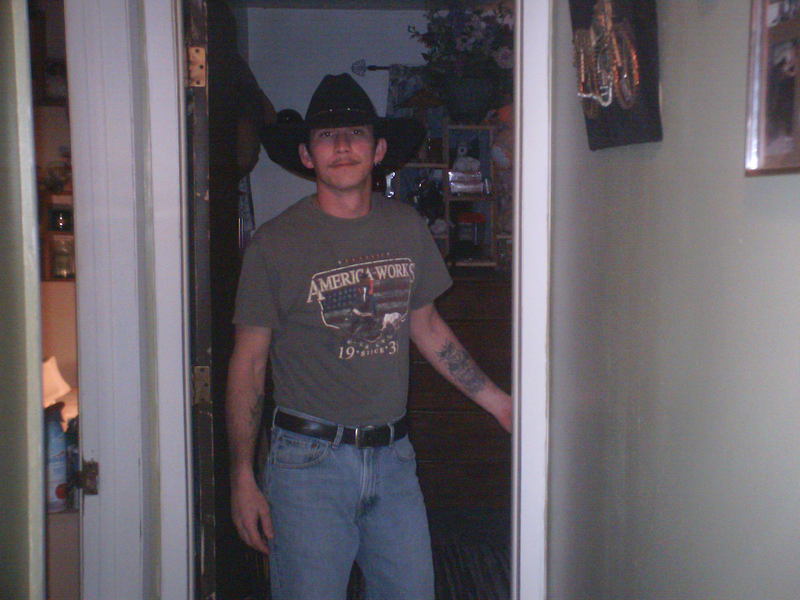 Date this foxy United States man Tombstone989 from Caro US3092