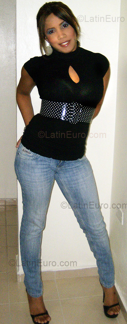 Date this hot Dominican Republic girl Eridania nicaury from Santo Domingo DO1208