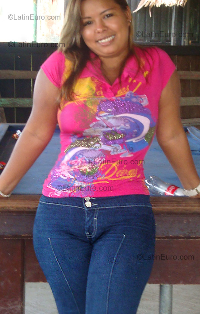 Date this stunning Colombia girl Sheila from Cartagena CO1154