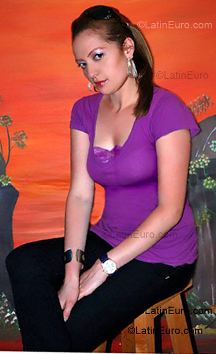 Date this athletic Colombia girl Maria Victoria from Manizales CO1204