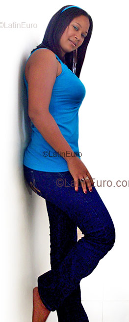 Date this athletic Dominican Republic girl Yohanna from Santiago DO1277