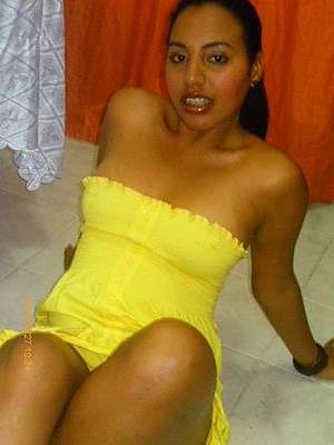 Date this sultry Dominican Republic girl Anyolina from Santiago RP15