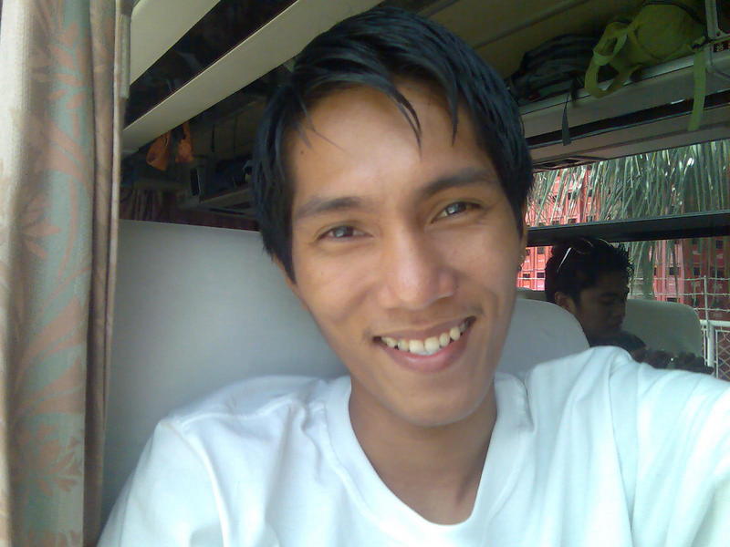 Date this funny Philippines man Gerald from Baybay PH221