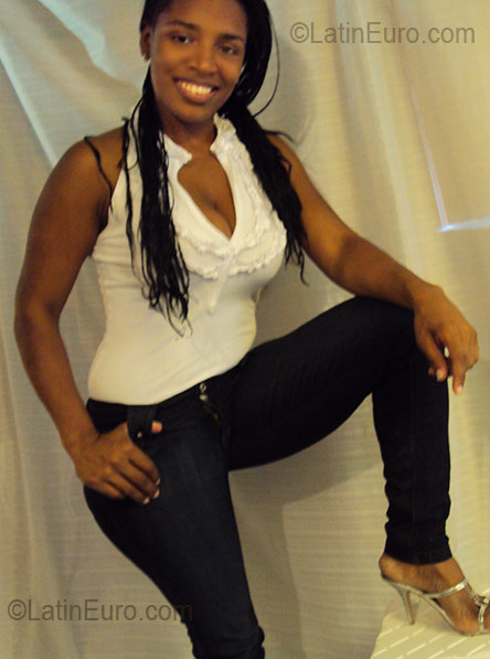 Date this cute Colombia girl Monica from Medellin CO1320