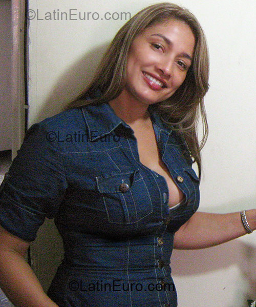 Date this sultry Colombia girl Ligia from Ibague CO1325