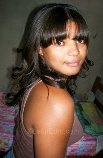 Date this athletic Brazil girl Gislene from Minacu BR1589