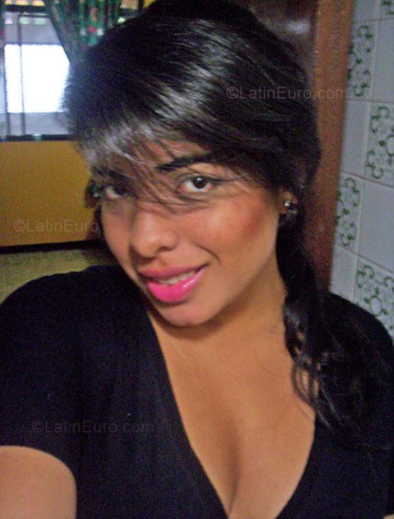 Date this hot Colombia girl Maria Paula from Bogota CO1346