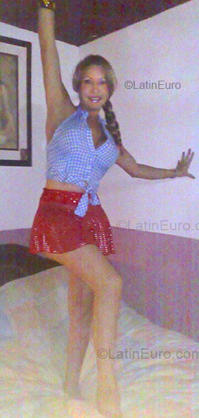 Date this hard body Colombia girl Leidi Johana from Bogota CO1444
