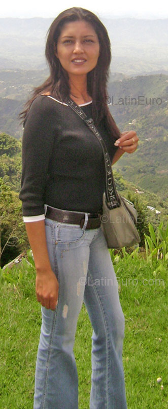 Date this lovely Colombia girl Flores from Medellin CO1504