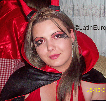 Date this fun Colombia girl Diana Carolina from Bogota CO1516