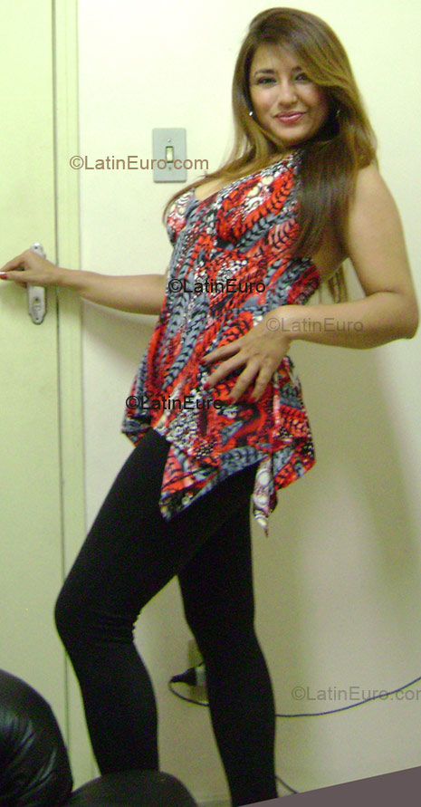 Date this funny Brazil girl Symone from Santos BR1746