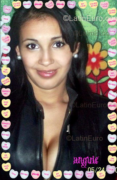 Date this lovely Colombia girl Anguie from Bogota CO1567