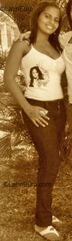 Date this cute Colombia girl Lorena from Cali CO1633