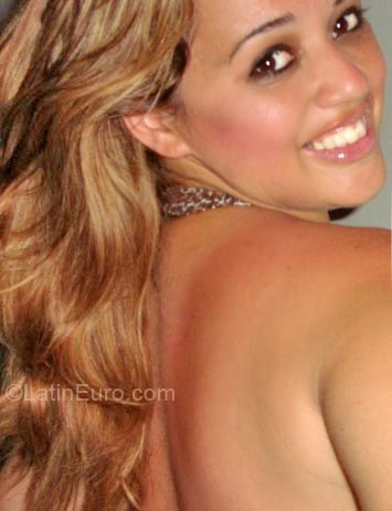 Date this passionate Brazil girl Sonara from Cariacica BR1820