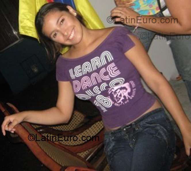 Date this foxy Colombia girl Dayana Paola from Sincelejo DO1920