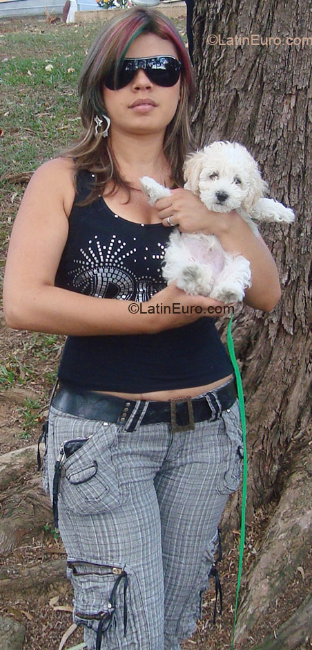 Date this gorgeous Colombia girl Astrid Yolanda from Medellin CO1666